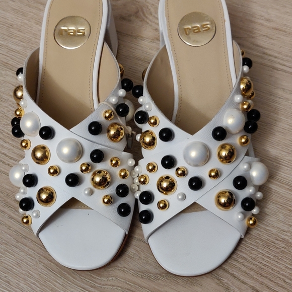 White Ras (Italy) Genuine Leather Sandals - Picture 4 of 8